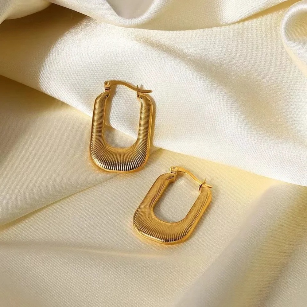 18K Gold Geometric Hoop Earrings, Stud Earrings, Women Earrings - Picture 3 of 5